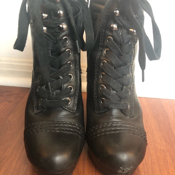 Black lace up booties - Picture 2 of 8